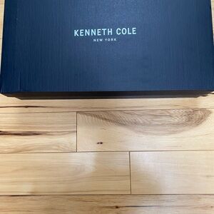 Kenneth Cole Taupe Snake Boots Box